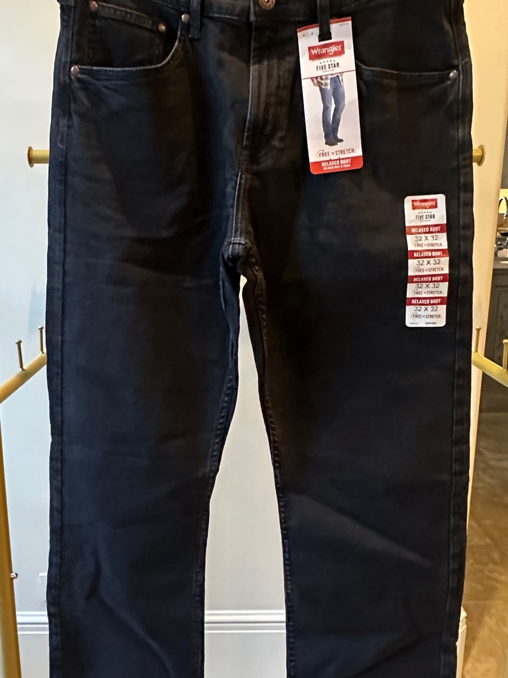 32x32 Wrangler Men's Black Five Star Relaxed Fit Jeans